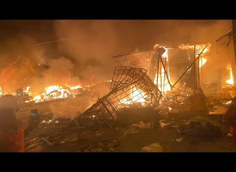 Touba : Un violent incendie au marché Ocass Touba : Un violent incendie au marché Ocass