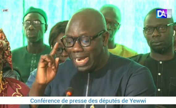 Ahmed Aïdara : “Macky Sall finira comme le Pharaon avec le prophète Moussa” Regardez ! Ahmed Aïdara : “Macky Sall finira comme le Pharaon avec le prophète Moussa” Regardez !