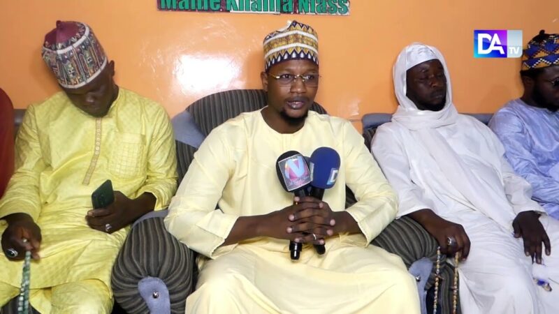 Procès A. Sarr-O. Sonko : Les jeunes marabouts de Léona Niassène demandent un non lieu et invitent le président Macky Sall à mettre sous le coude ce dossier… Procès A. Sarr-O. Sonko : Les jeunes marabouts de Léona Niassène demandent un non lieu et invitent le président Macky Sall à mettre sous le coude ce dossier…