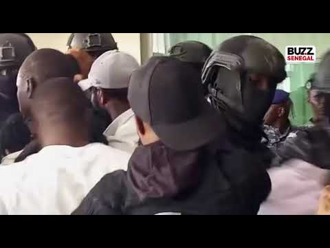 Tensions à la fin du procès, jets de gaz lacrymogènes dans l’enceinte du Palais de Justice