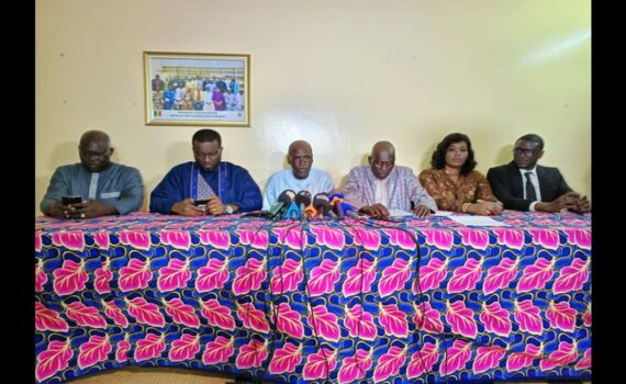 Seydou Gueye : « la démission de la députée de Rewmi ne signifie pas une perte de majorité » (vidéo) Seydou Gueye : « la démission de la députée de Rewmi ne signifie pas une perte de majorité » (vidéo)