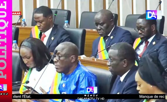 Assemblée nationale : Amadou Bâ est arrivé dans l’hémicycle. Assemblée nationale : Amadou Bâ est arrivé dans l’hémicycle.