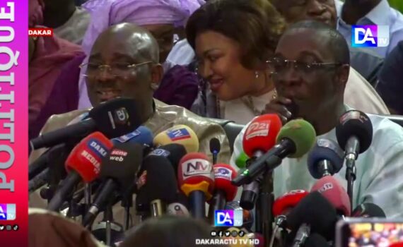 Cas de Farba Ngom : Moussa Bocar Thiam dénonce l’acharnement politique et réaffirme son soutien indéfectible Cas de Farba Ngom : Moussa Bocar Thiam dénonce l’acharnement politique et réaffirme son soutien indéfectible