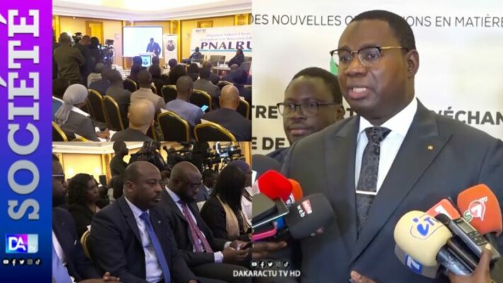 Logements sociaux : « 12 projets retenus, 10.000 ha dont 4.000 sécurisés et 20 promoteurs triés sur le volet » (Moussa Bala Fofana) Logements sociaux : « 12 projets retenus, 10.000 ha dont 4.000 sécurisés et 20 promoteurs triés sur le volet » (Moussa Bala Fofana)