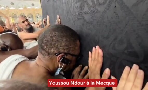 Youssou N’Dour à la Mecque : « Que Dieu, le créateur et l’ultime, accepte notre Omra » (vidéo) Youssou N’Dour à la Mecque : « Que Dieu, le créateur et l’ultime, accepte notre Omra » (vidéo)