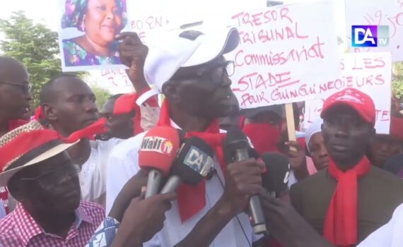 Agression mortelle d’une dame à la gare ferroviaire de Guinguinéo : les populations dans la rue pour crier leur ras-le-bol Agression mortelle d’une dame à la gare ferroviaire de Guinguinéo : les populations dans la rue pour crier leur ras-le-bol