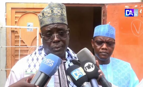 Dialogue national – Les termes de référence présentés au Khalife de Médina Baye : Le guide religieux appelle à de larges concertations… Dialogue national – Les termes de référence présentés au Khalife de Médina Baye : Le guide religieux appelle à de larges concertations…