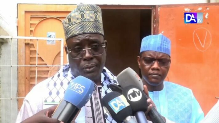 Dialogue national – Les termes de référence présentés au Khalife de Médina Baye : Le guide religieux appelle à de larges concertations… Dialogue national – Les termes de référence présentés au Khalife de Médina Baye : Le guide religieux appelle à de larges concertations…