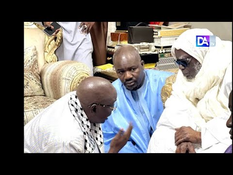 TOUBA – Cheikh Guèye, facilitateur du dialogue, a rencontré le Khalife des Mourides pour lui expliquer les objectifs de la mission à lui confiée. TOUBA – Cheikh Guèye, facilitateur du dialogue, a rencontré le Khalife des Mourides pour lui expliquer les objectifs de la mission à lui confiée.