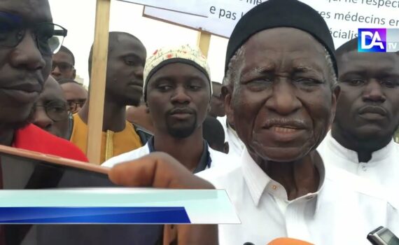 Marche pacifique des Médecins en spécialisation : le député Alla Kane et « And Gueusseum » apportent leur soutien Marche pacifique des Médecins en spécialisation : le député Alla Kane et « And Gueusseum » apportent leur soutien