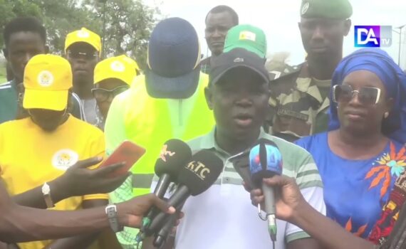 Dya- Journée communale de reboisement: Le Maire Tamsir Guèye procède au reboisement de 245 arbres et lance l’initiative ‘trophée vert’ pour les ASC Dya- Journée communale de reboisement: Le Maire Tamsir Guèye procède au reboisement de 245 arbres et lance l’initiative ‘trophée vert’ pour les ASC