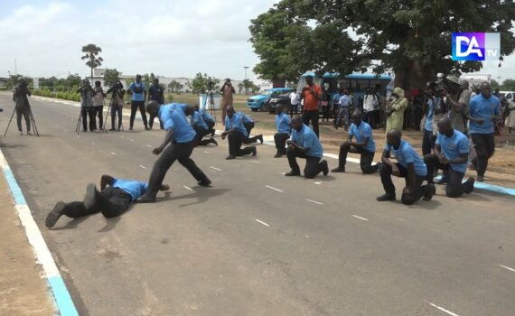 Thiès / Fin de formation de stage de réintégration : les Asp offrent une séance de démonstration de techniques de self défense au centre d’entraînement tactique n°7