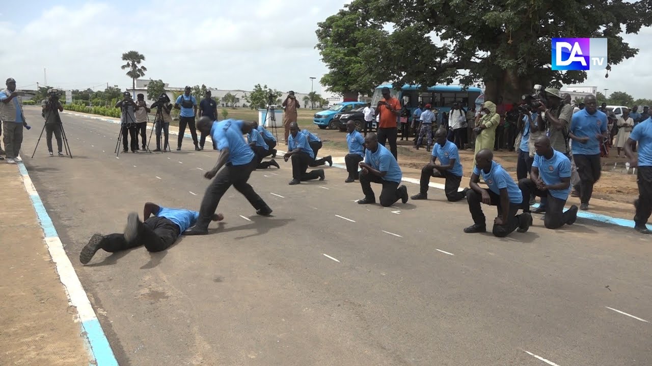 Thiès / Fin de formation de stage de réintégration : les Asp offrent une séance de démonstration de techniques de self défense au centre d’entraînement tactique n°7